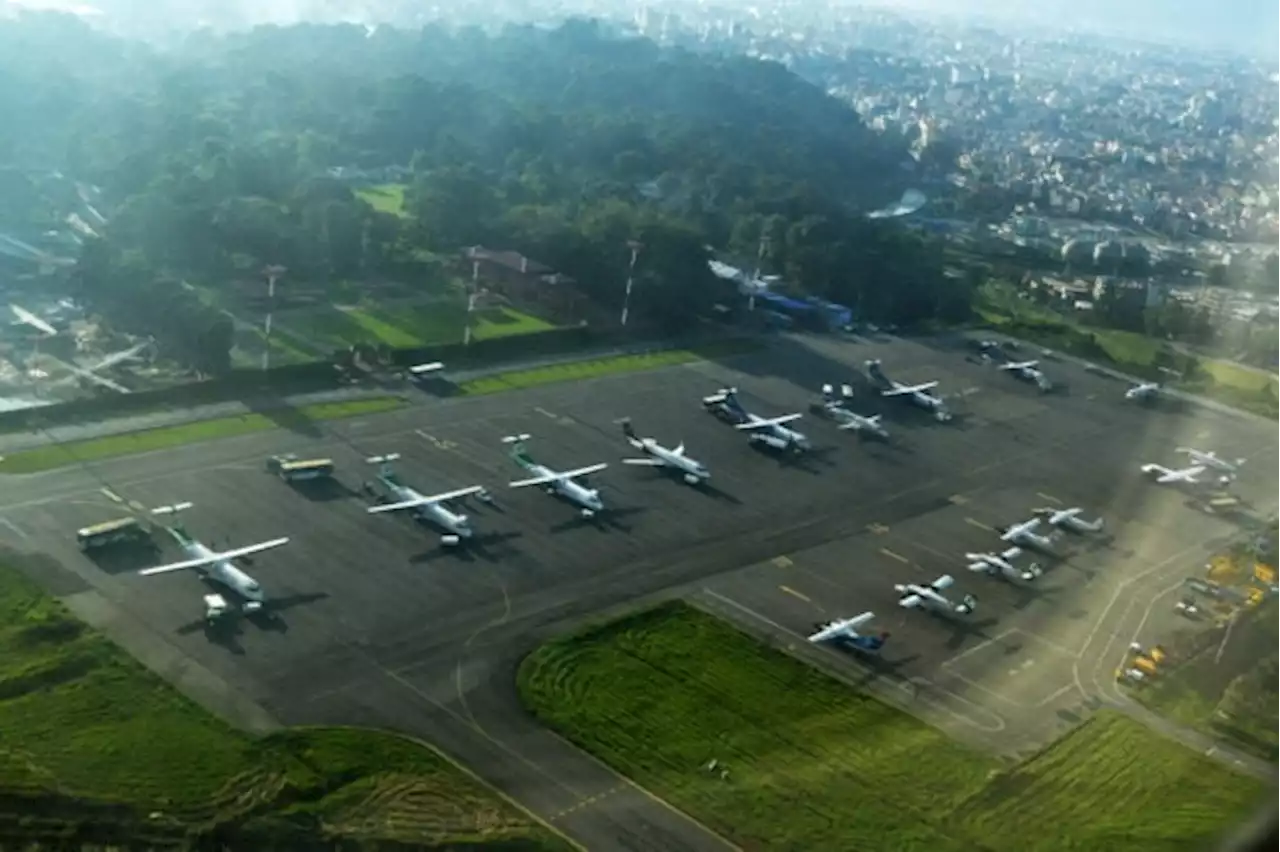 Nepal probes mid-air near collision between two planes