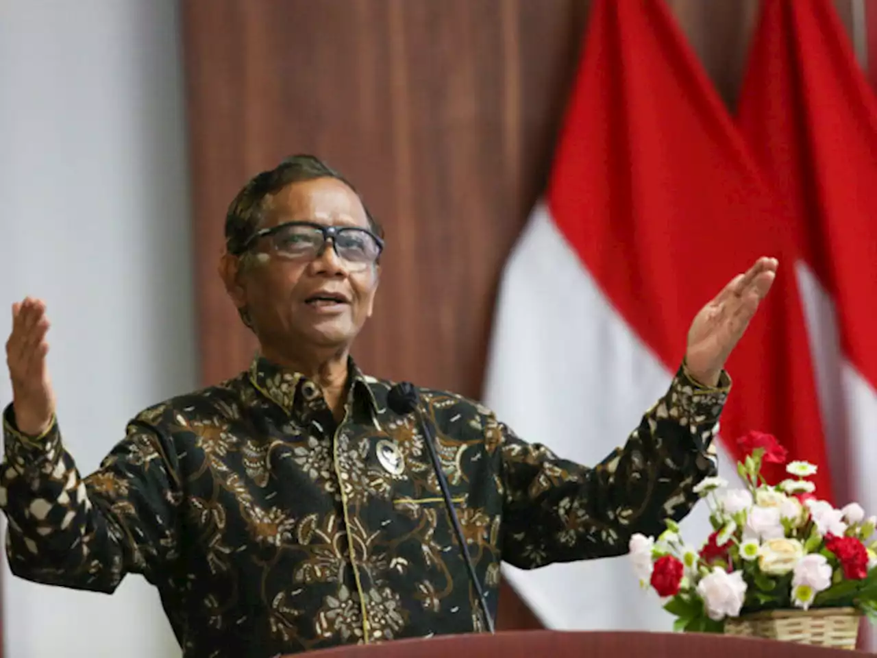 Jokowi minta Mahfud jelaskan temuan PPATK ke DPR