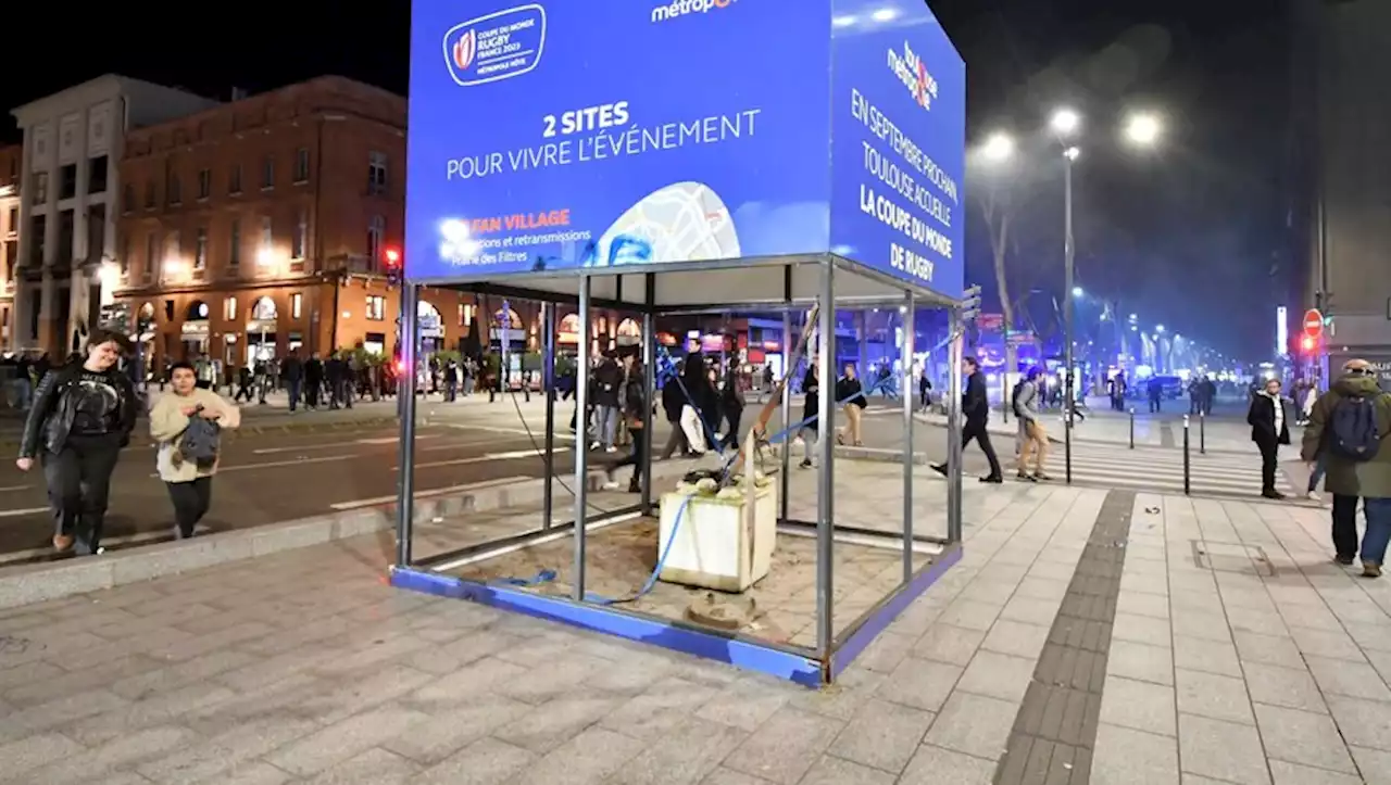 Coupe du monde à Toulouse : le compte à rebours détruit pendant une manif va être reconstruit