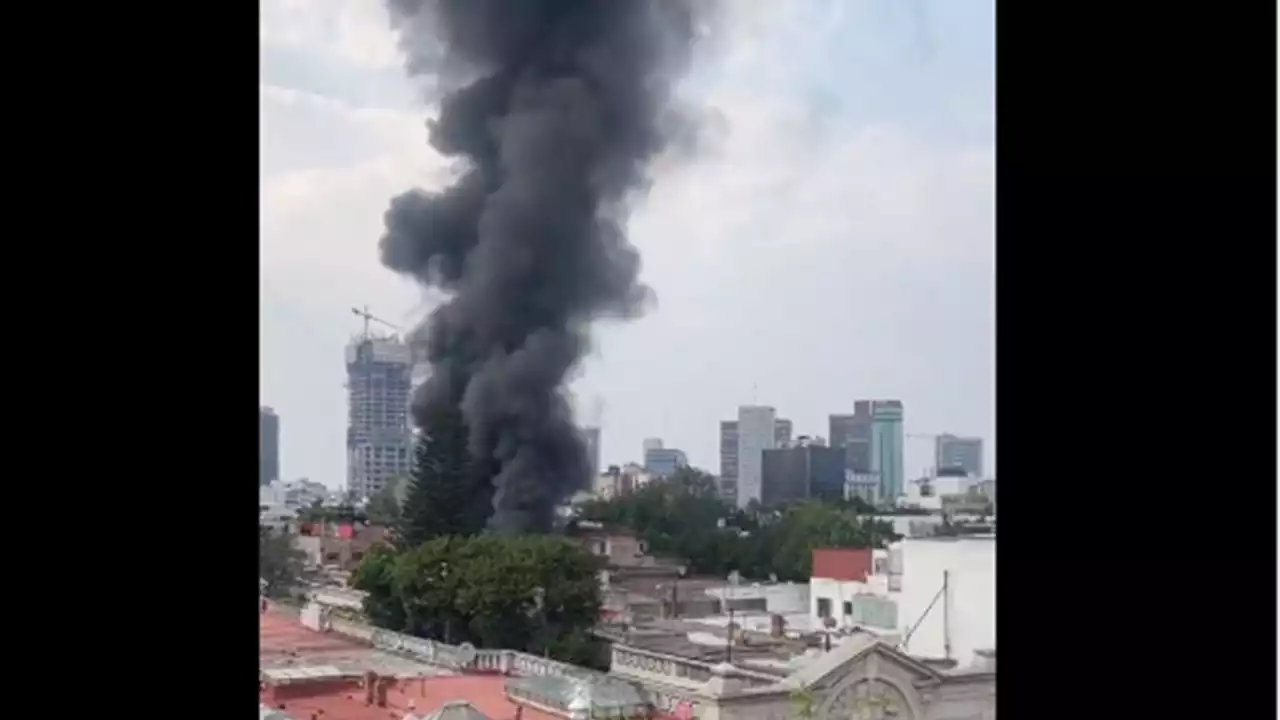 VIDEOS: En plena contingencia, CDMX reporta fuerte incendio en la colonia Juárez