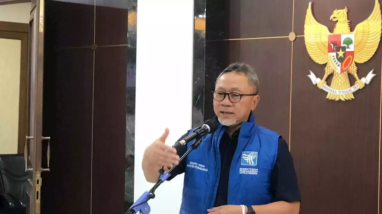 Mendag Zulkifli Hasan Bakal Musnahkan 7.000 Bal Baju Bekas senilai Rp 80 Miliar