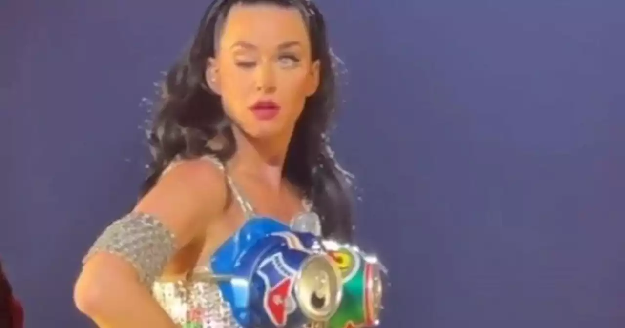 En vidéo, Katy Perry explique le secret de son œil qui part dans tous les sens