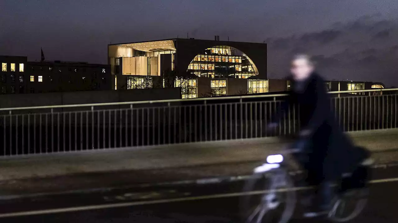 Ampel schlägt sich die Nacht um die Ohren