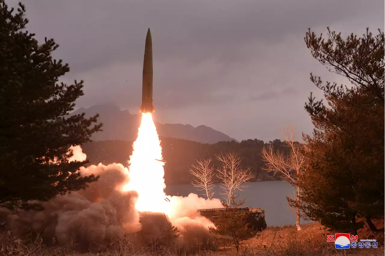 합참 '북한, 황해북도 중화서 동해상으로 단거리탄도미사일 2발 발사'