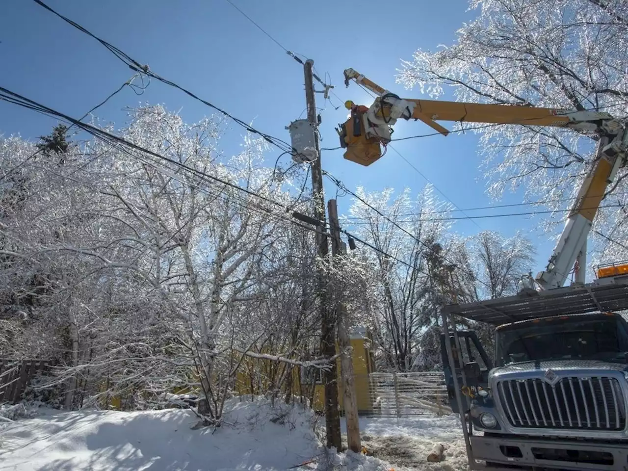 More than 15,000 Hydro-Quebec customers without power after spring storm