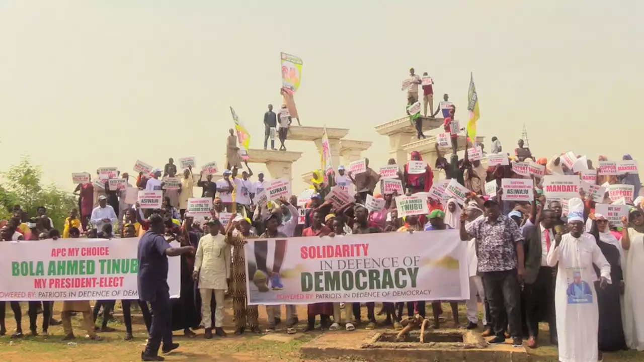 APC Supporters Protest In Abuja, Call On Opposition To Accept Tinubu As ‘President-Elect’ | Sahara Reporters