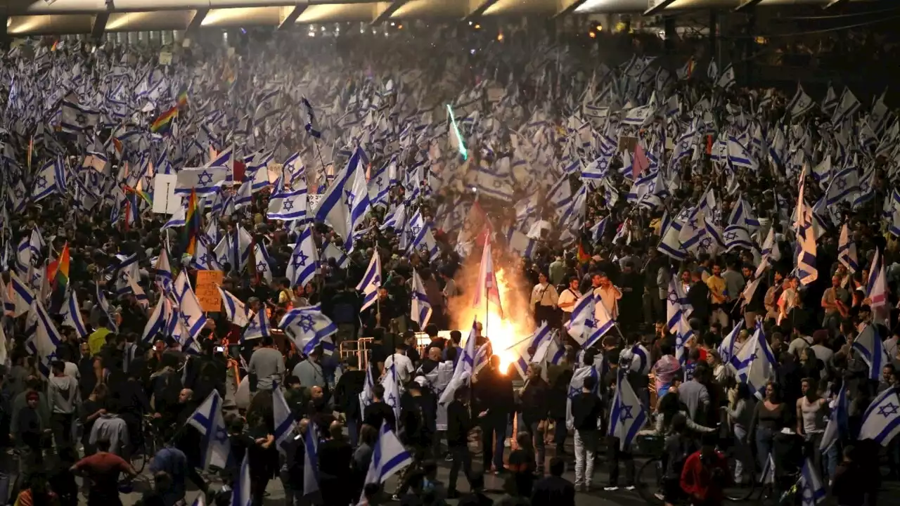 Thousands take part in Israel protests