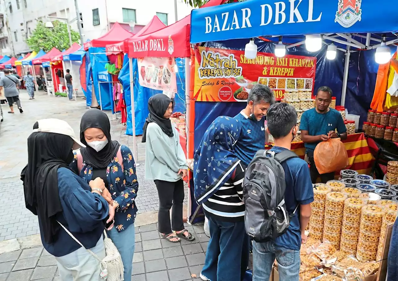 Lorong TAR traders stock up, bank on better business