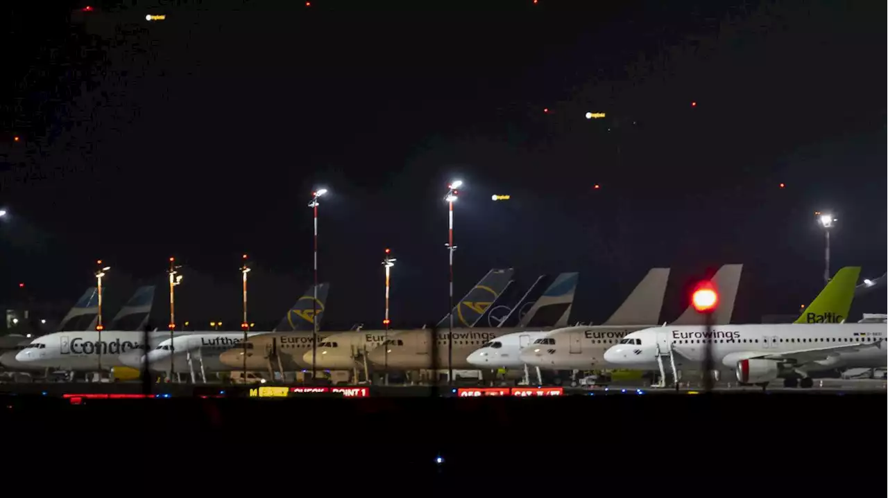 Bundesweiter Verkehrsstreik gestartet: Busse, Bahnen und Flugzeuge stehen still