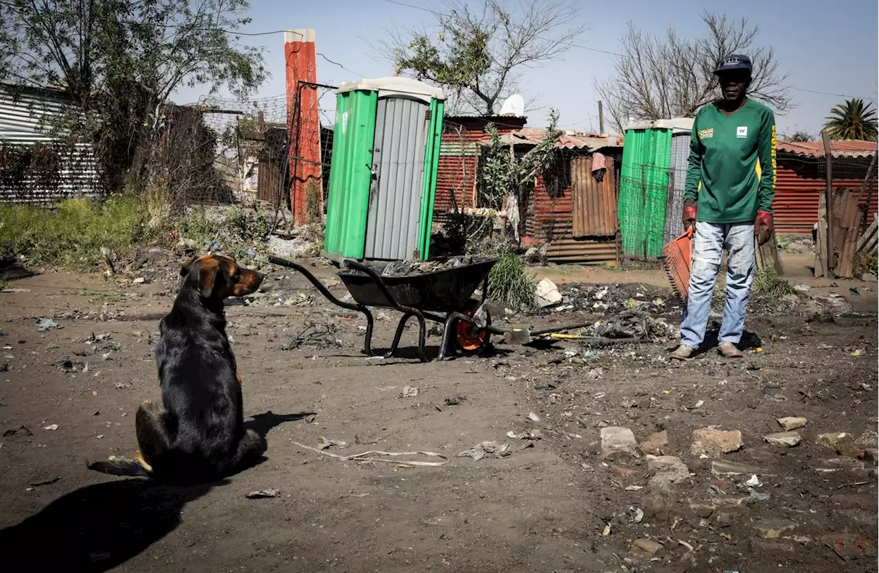 Bucket toilets: Kliptown residents in limbo as politicians block plans to build outside toilets | The Citizen