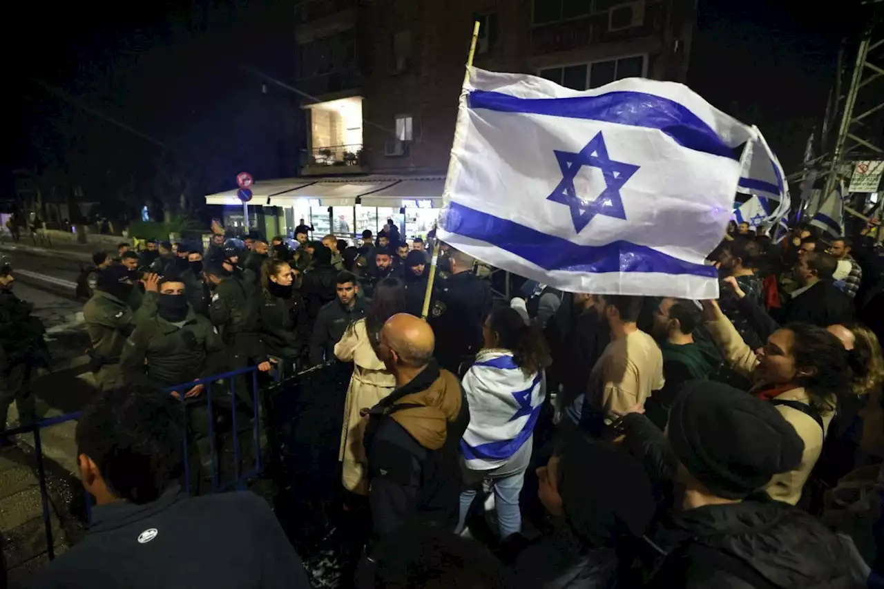 Violent protests in Israel close hospitals, ground flights and heap pressure on Netanyahu