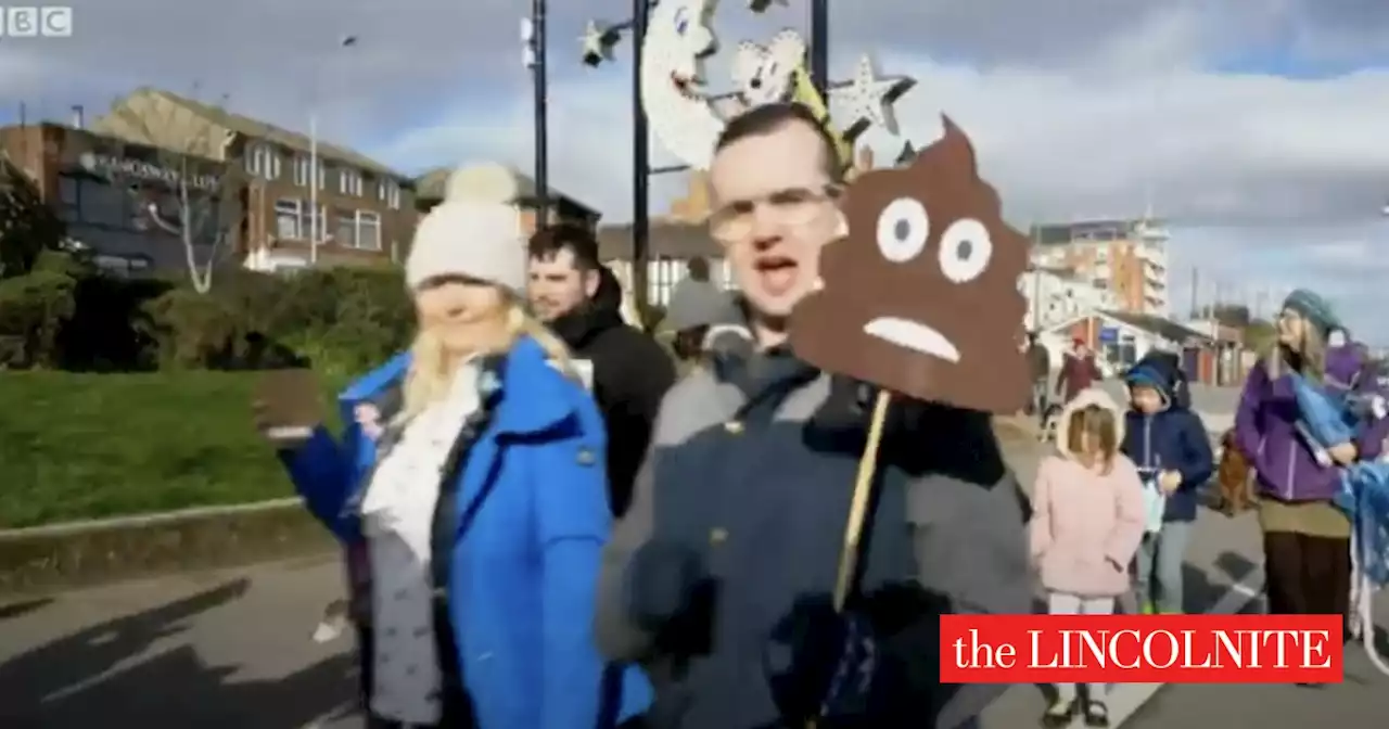 Sewage alert issued on same day as pollution protest on Cleethorpes Beach