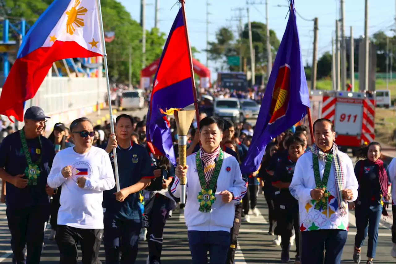 Cambodia SEAG Torch Relay sparkles in Tagaytay City