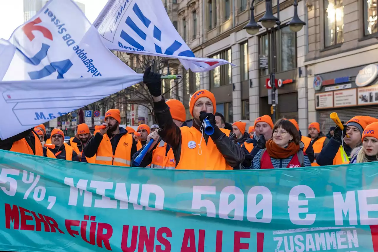 Strike over pay paralyzes rail, air travel in Germany