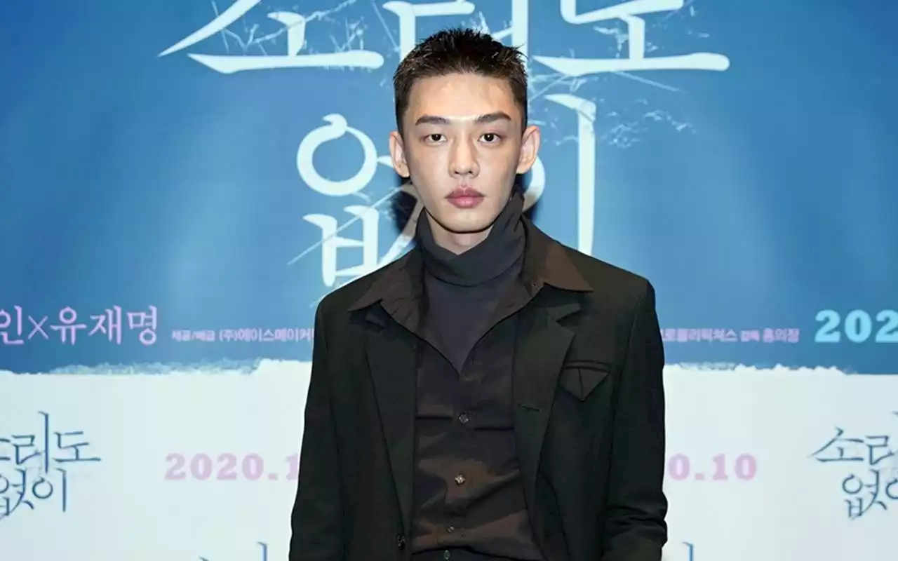 Foto Yoo Ah In Berekspresi Datar Temui Polisi atas Kasus Narkoba, Bungkam ke Wartawan