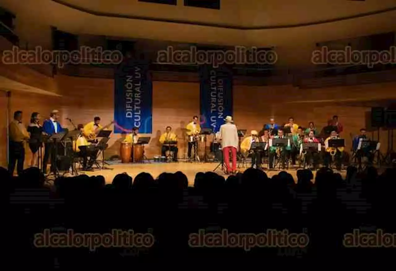 Con concierto ¡Arriba Pérez Prado!, Xali Big Band hizo bailar a xalapeños