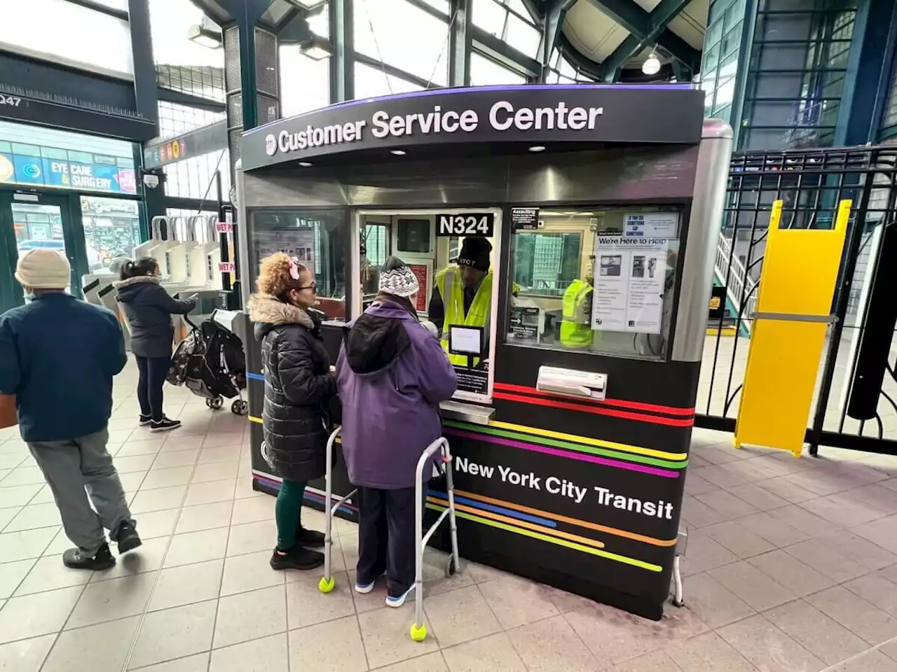 Subway station agents will no longer occupy token booths starting Thursday | amNewYork