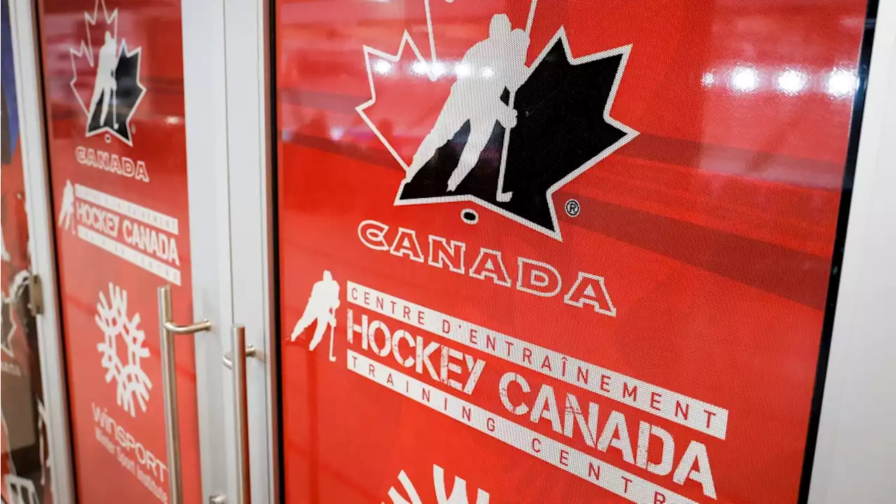 Hockey Canada says 2018 junior players ineligible for international competition