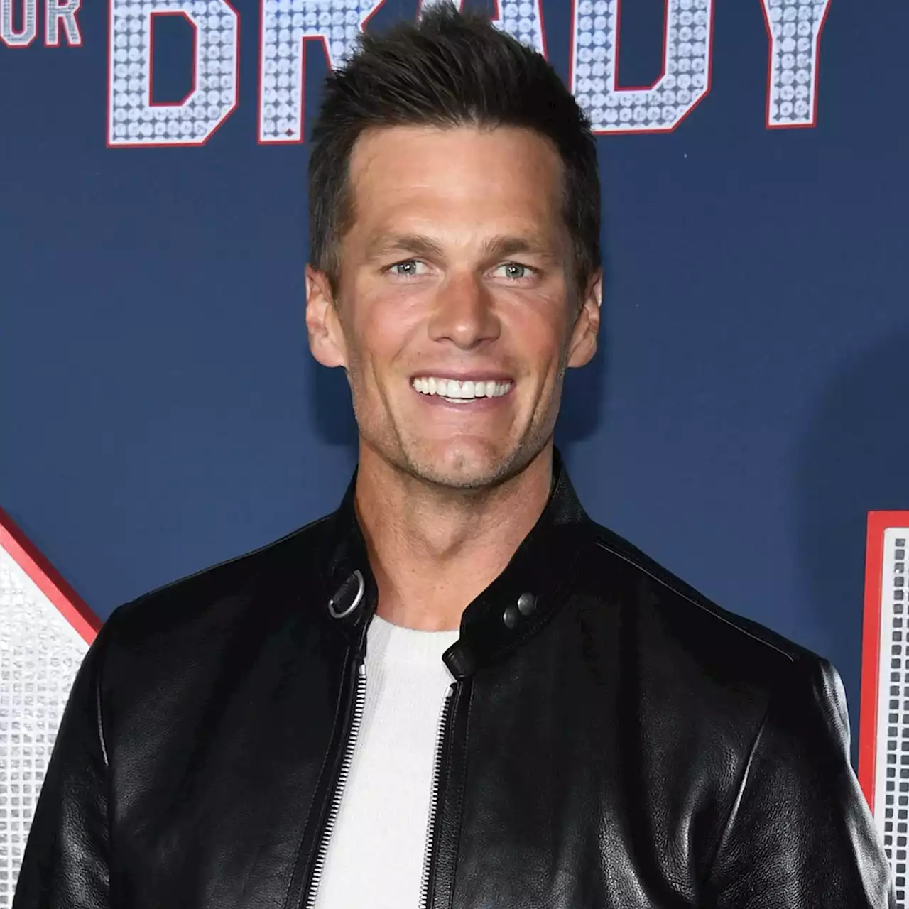 Tom Brady Shares Glimpse Inside Beach Day With His 3 Kids and NFL BFFs - E! Online