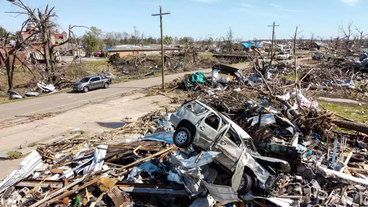 LENDING A HELPING HAND: Gallery Furniture, Kroger teaming up to help Mississippi tornado victims; seeking unused supplies