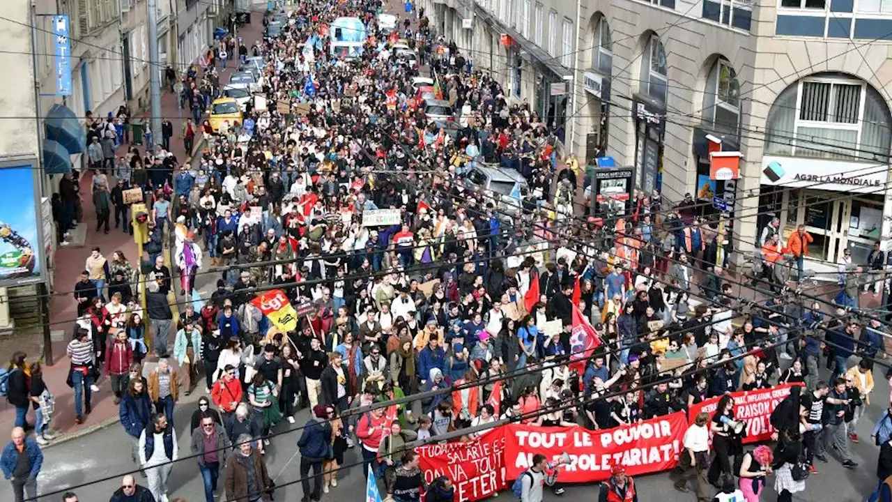 DIRECT. Manifestations contre la réforme des retraites : 740 000 manifestants en France, contre 1,1 millions jeudi dernier, selon le ministère de l'Intérieur