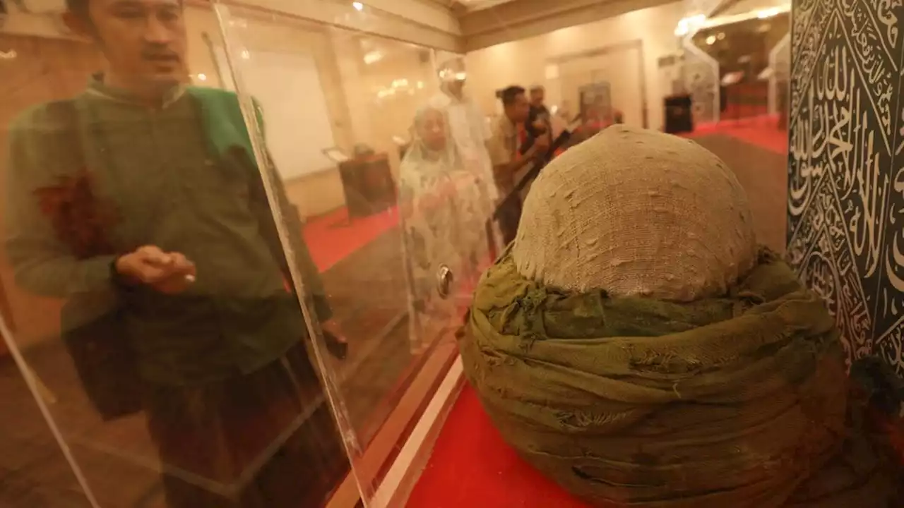 Melihat Pameran Artefak Peninggalan Rasulullah Saw Indonesia Head