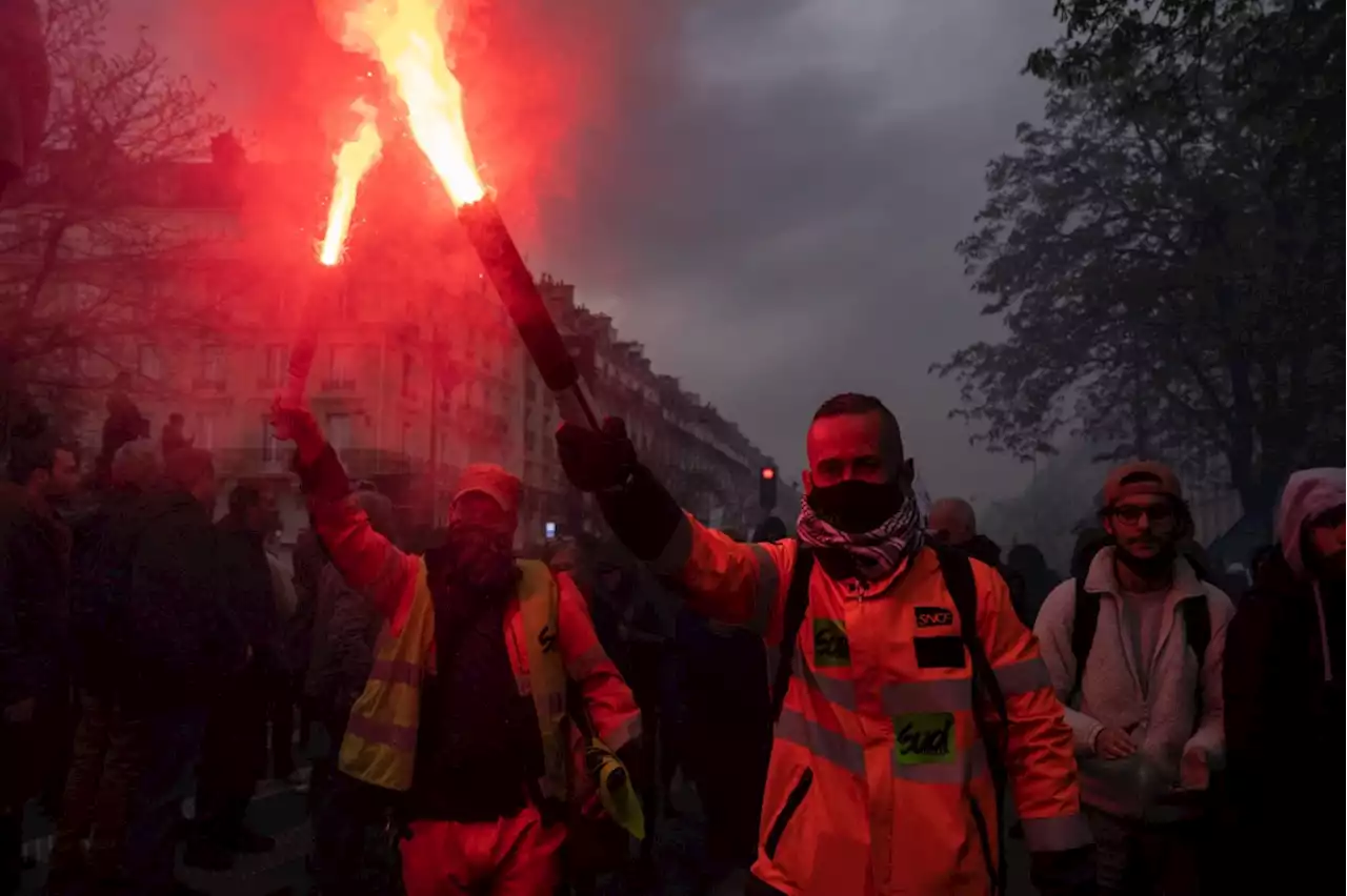 Paris trash strike ends as France braces for more unrest