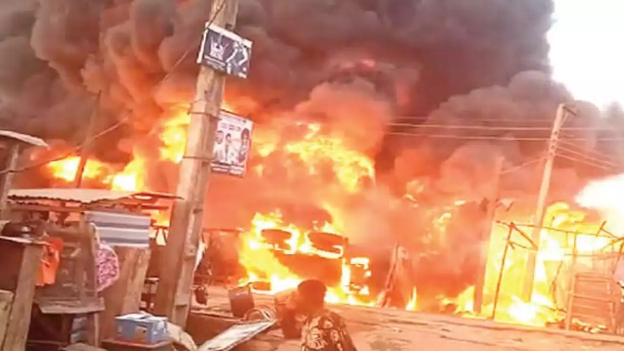 JUST-IN: Again, Fire Razes Lagos Market, Destroys Multi-billion Naira Goods, Properties