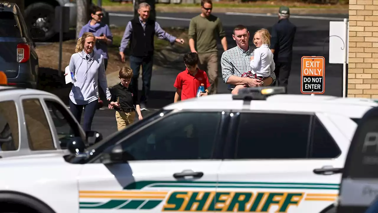 Angreiferin erschießt sechs Menschen in Schule in Nashville