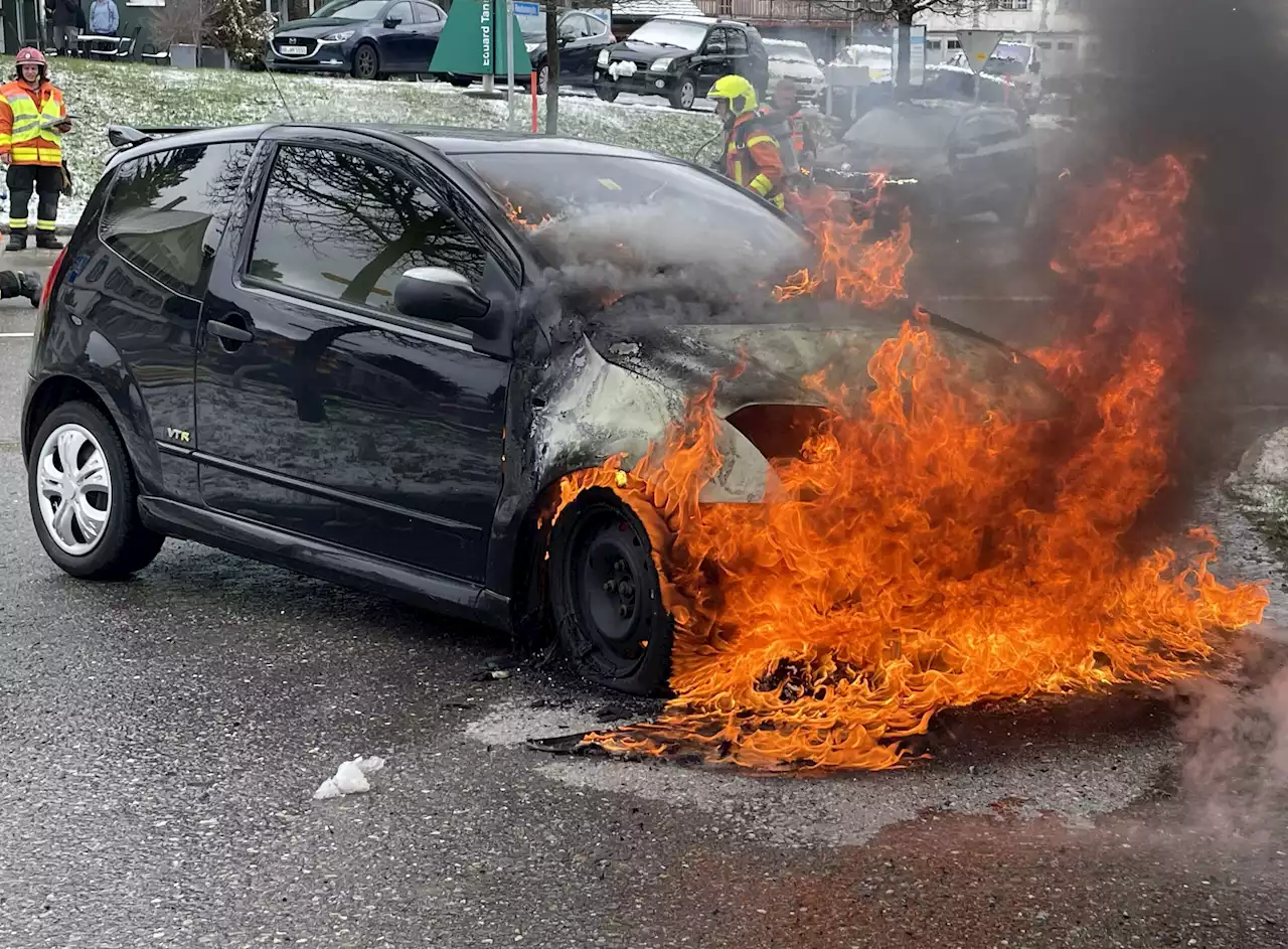 Speicher AR: Auto gerät in Brand