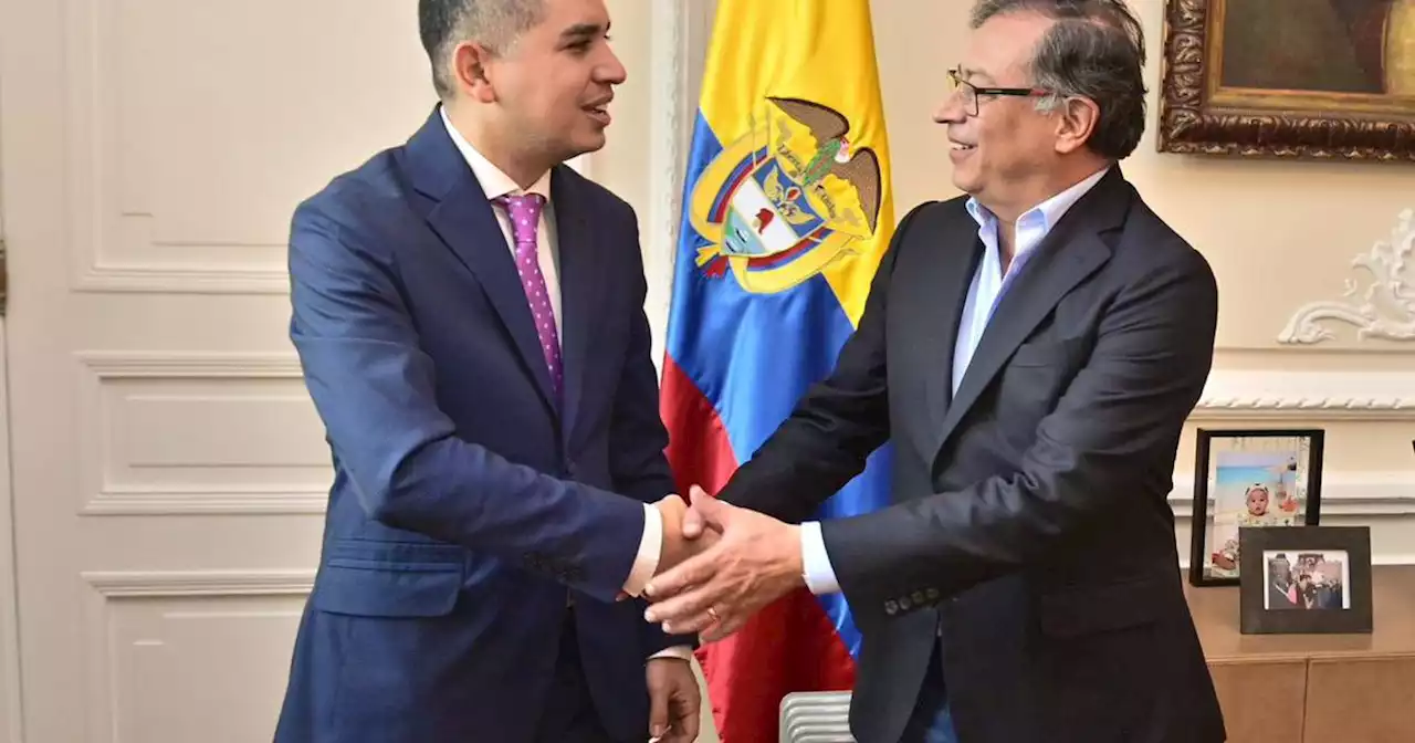 ¿Qué hacía Gustavo Petro reunido con el exministro de Vivienda de Iván Duque?