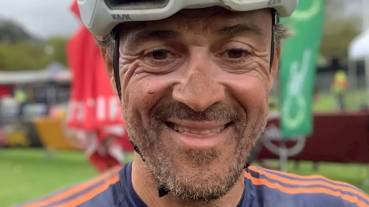 Les jambes impressionnantes de Luis Enrique après une course de VTT