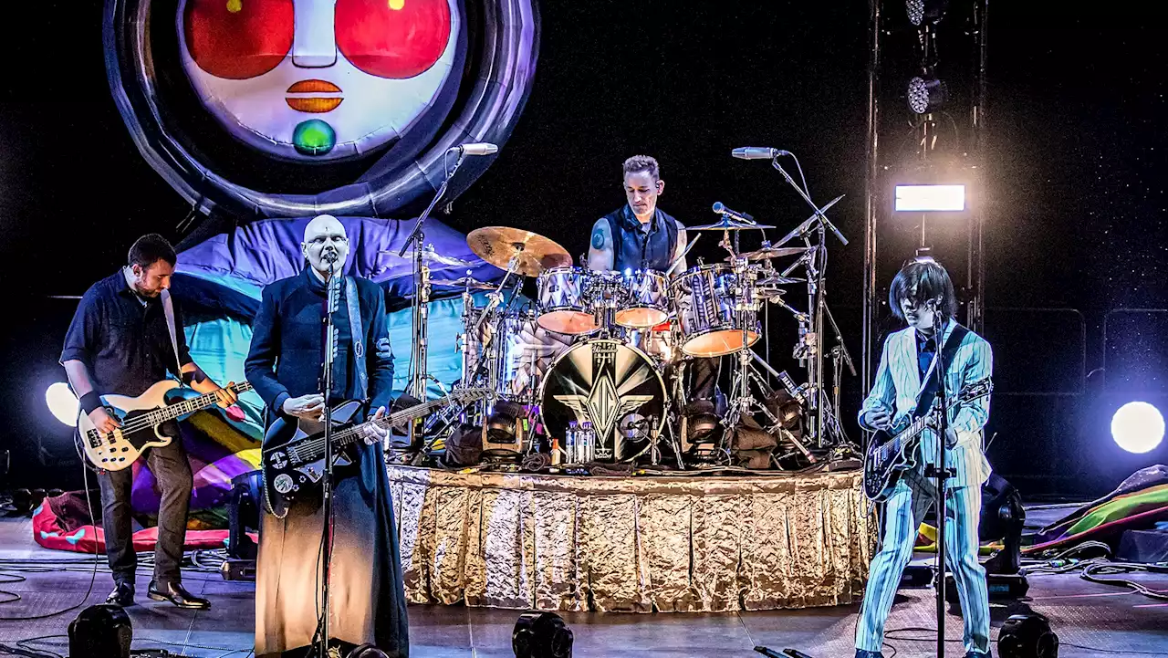 Smashing Pumpkins Announce 'World Is a Vampire' Summer Amphitheater Tour