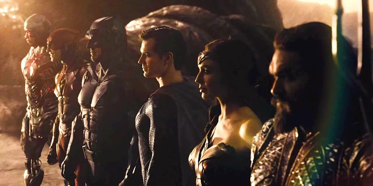 Zack Snyder Gives Blunt Response To Fan Campaign For DC To Sell The SnyderVerse