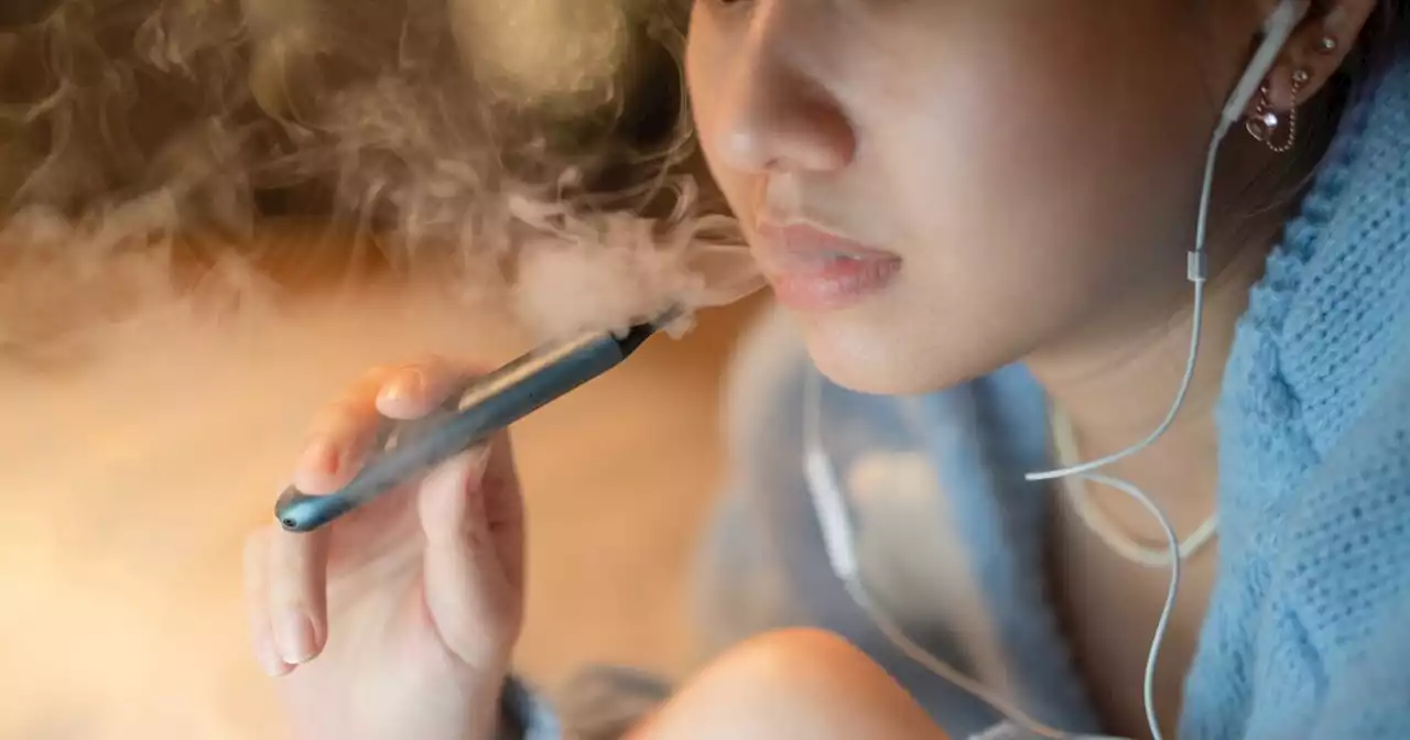 All the News That’s Fit: Vaping's effects, sawing logs and insomnia facts