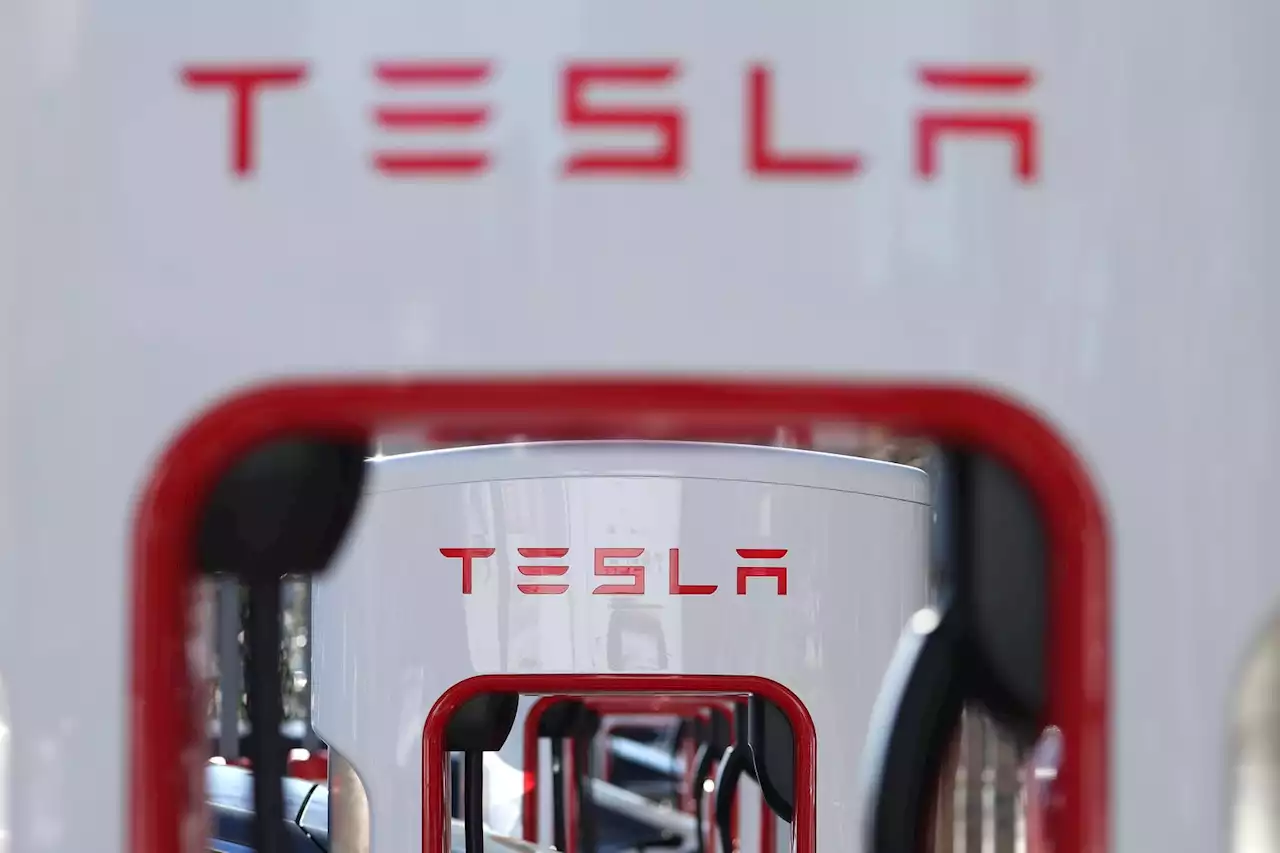 All the Risks Tesla Is Willing to Take to Deliver on Self-Driving