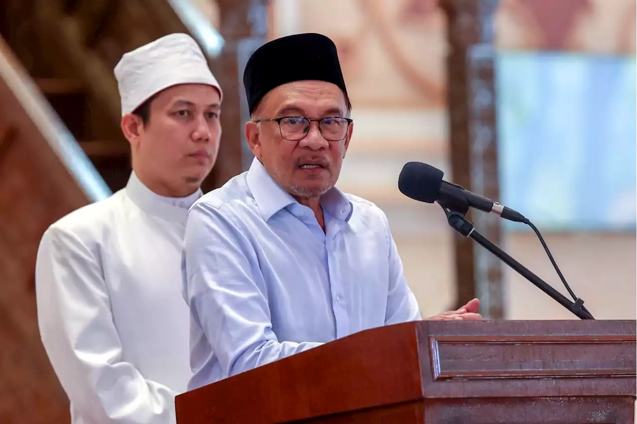 Anwar calls on ministries, govt agencies to organise religious knowledge programmes to enliven Ramadan