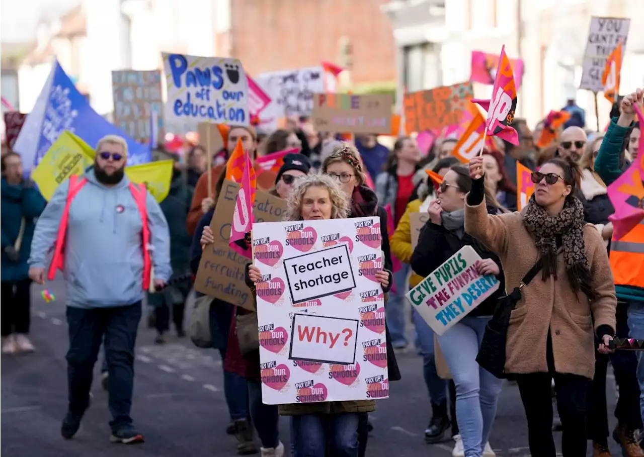 UK's biggest teaching union refuses to rule out fresh strikes during school exams