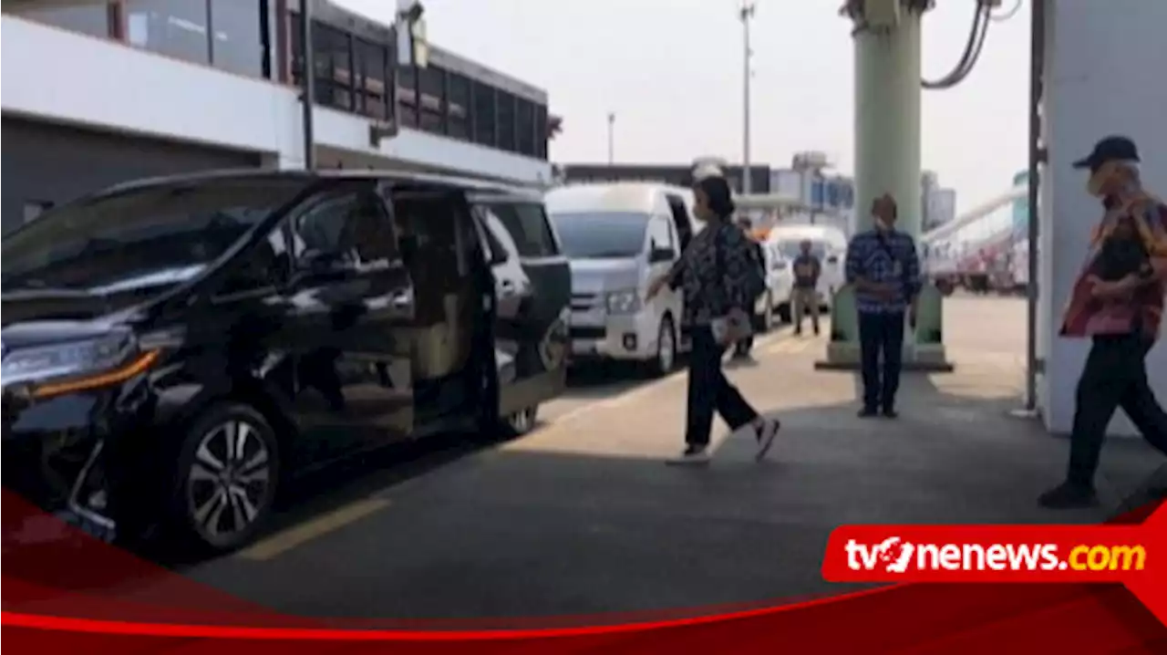 Sri Mulyani Disebut Apes Usai Terciduk Naik Alphard di Apron Bandara Soetta