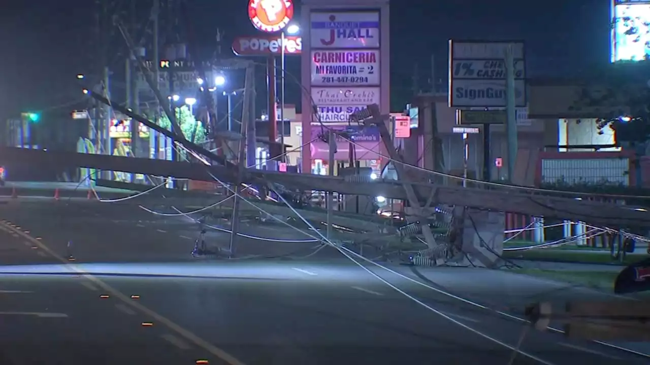 Crash causes 8 power poles to fall in domino effect on Veterans Memorial, deputies say