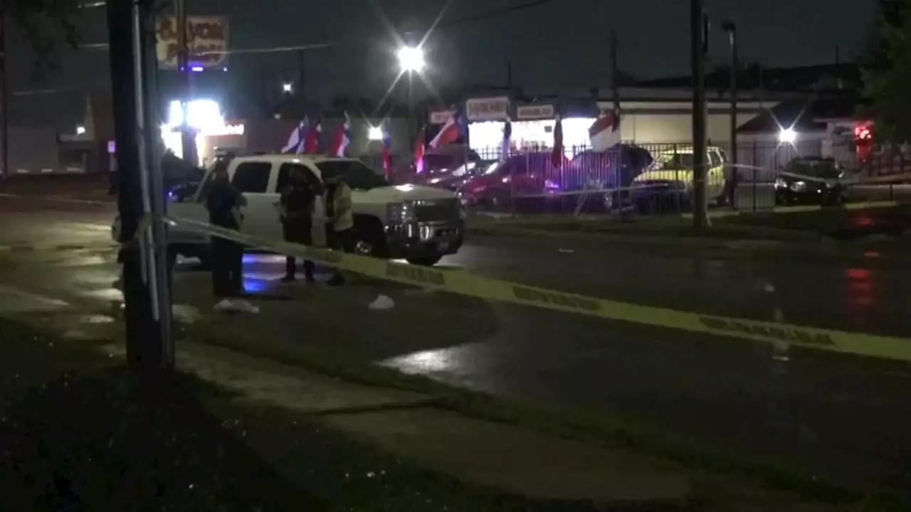 Man shot and killed in Spring Branch was trying to stop smoke shop robbers, HPD says