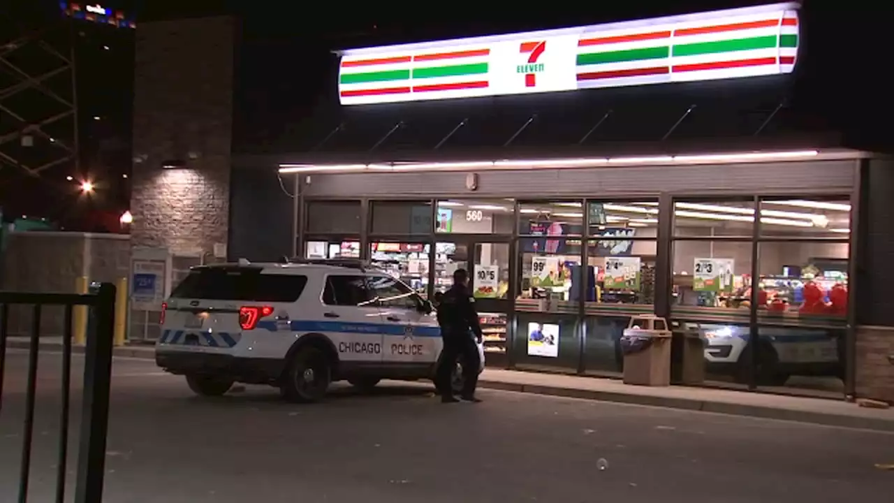 4 Chicago 7-Eleven stores robbed at gunpoint on North, West Sides, police say