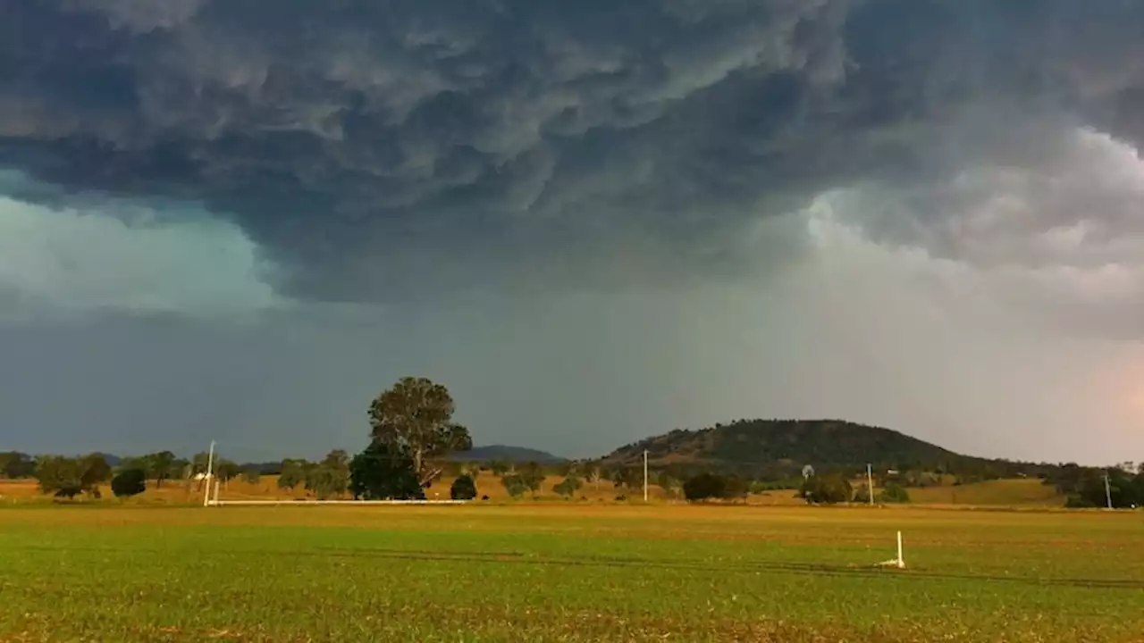 Severe thunderstorm warning, flash flooding likely in southern Queensland