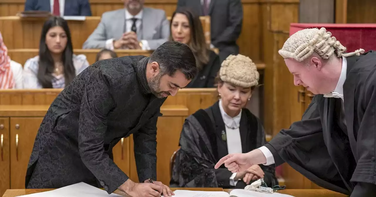 Humza Yousaf has fountain pen malfunction as he is sworn in as First Minister