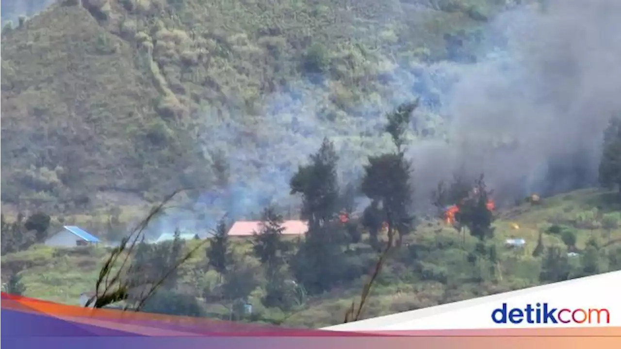 KKB Bakar 3 Rumah di Puncak Papua, 2 Rumah Dinas Guru