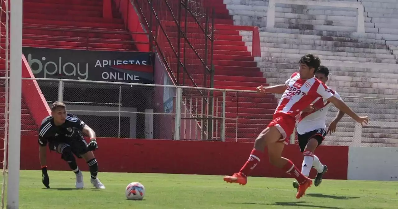 Reserva: Unión cortó la alegría de los pibes de River con una contundente goleada