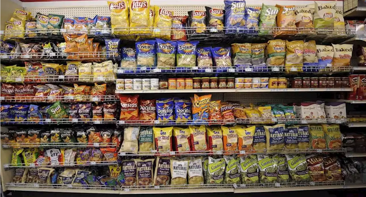 ¿Qué alimentos contienen grasas trans reguladas en México, según el DOF?