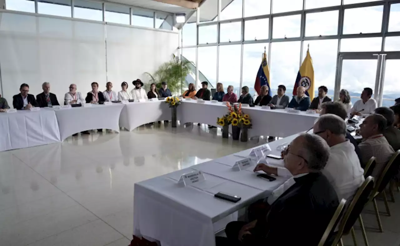 Ataque en Catatumbo: Petro llama a consulta a delegación del Gobierno