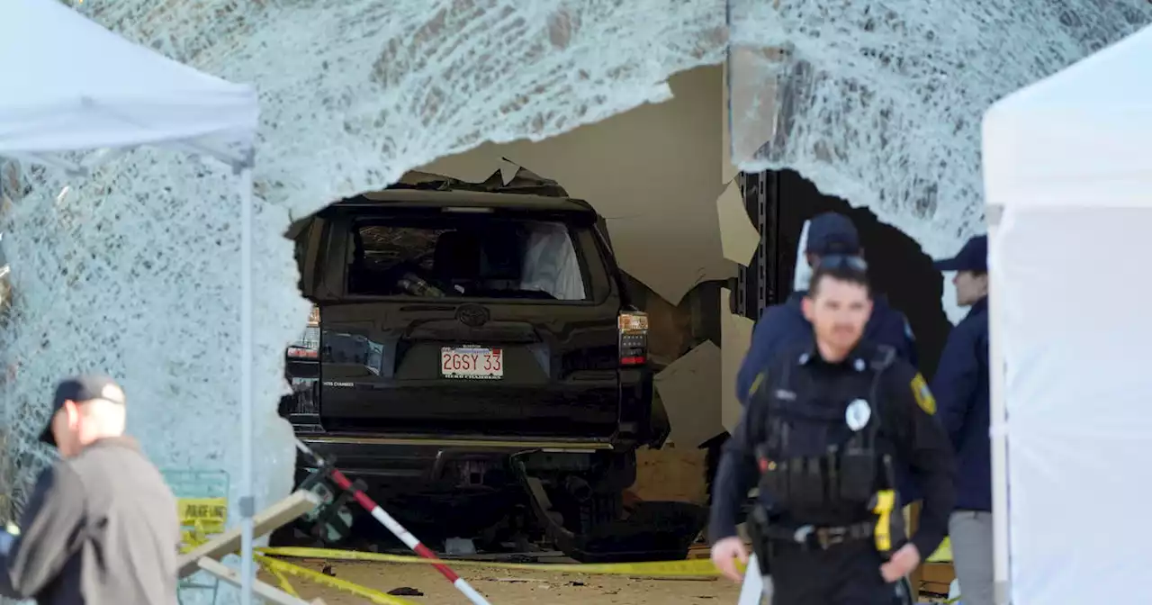 Driver who crashed into Apple store charged with murder