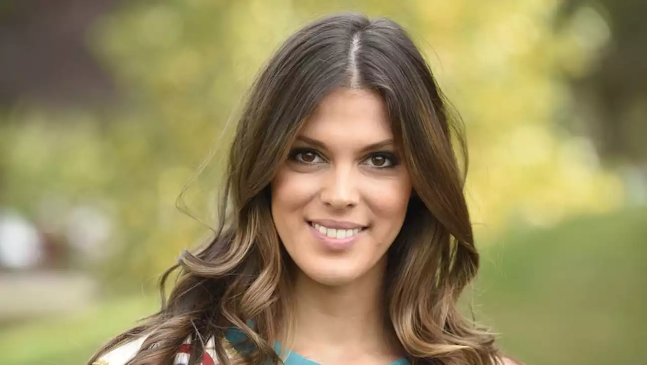 'Arrêtez vos délires' : le coup de gueule d'Iris Mittenaere, accusée d'avoir retouché son visage